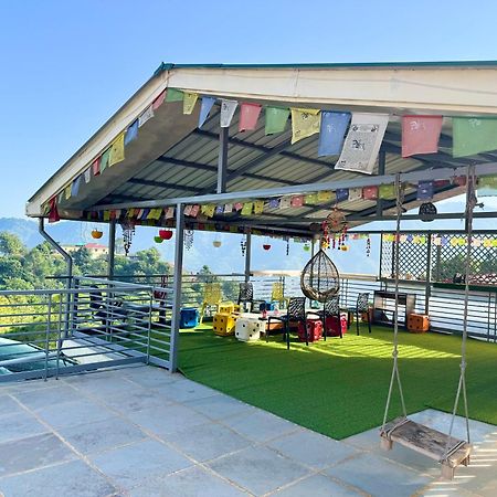 The Auriga 3Bhk Fully Entair Villa With Bonfire In Kasauli I Pvt Stay I Open Air Terrace I Kitchen Livingroom I Lawn Bonfire I Gaming Zone Exteriér fotografie