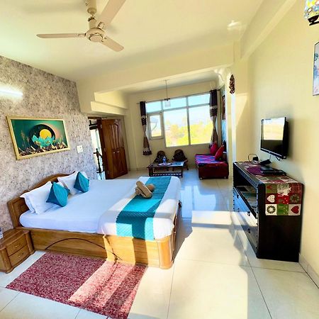 The Auriga 3Bhk Fully Entair Villa With Bonfire In Kasauli I Pvt Stay I Open Air Terrace I Kitchen Livingroom I Lawn Bonfire I Gaming Zone Exteriér fotografie