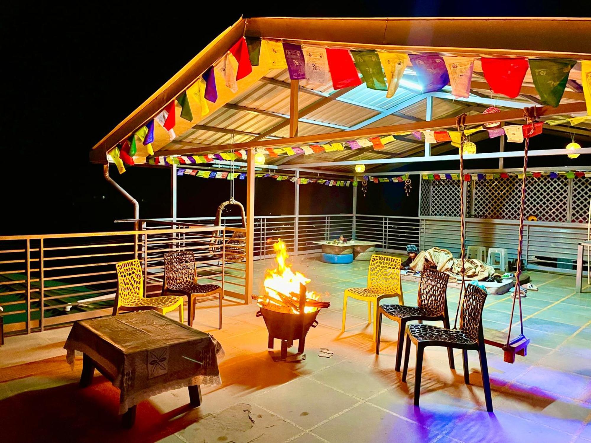 The Auriga 3Bhk Fully Entair Villa With Bonfire In Kasauli I Pvt Stay I Open Air Terrace I Kitchen Livingroom I Lawn Bonfire I Gaming Zone Exteriér fotografie